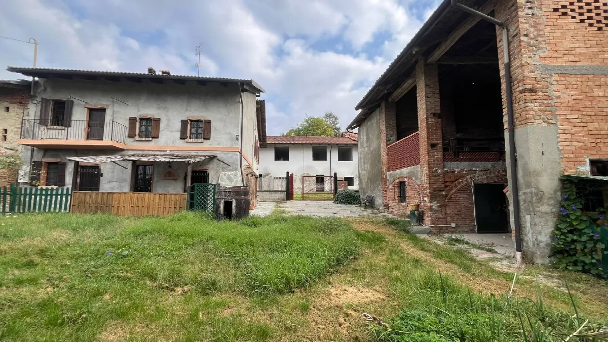 Rustico/Casale in vendita a Robella - foto 3