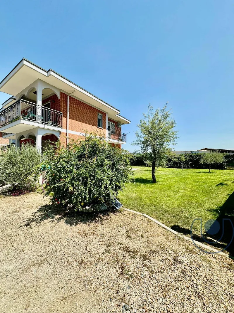 Casa Indipendente in vendita a Santena - foto 1