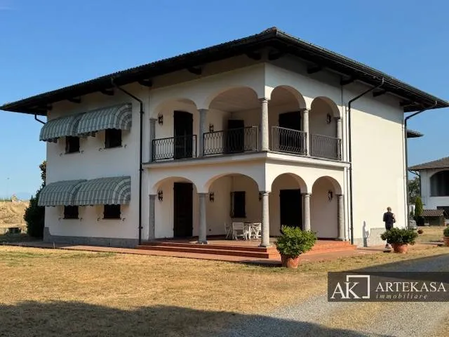 Rustico/Casale in vendita a Novara, Porta Mortara, Sacro Cuore, San Martino, San Paolo - foto 1