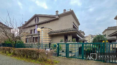 Villa a Novara