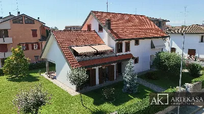 Villa a Novara