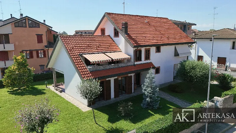 Villa in vendita a Novara, Santa Rita, Sant'antonio, Sant'andrea, San Rocco - foto 1