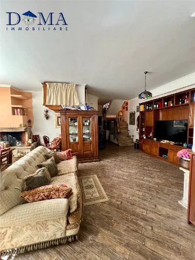 Casa Indipendente in vendita a Guidonia Mo... - foto 1