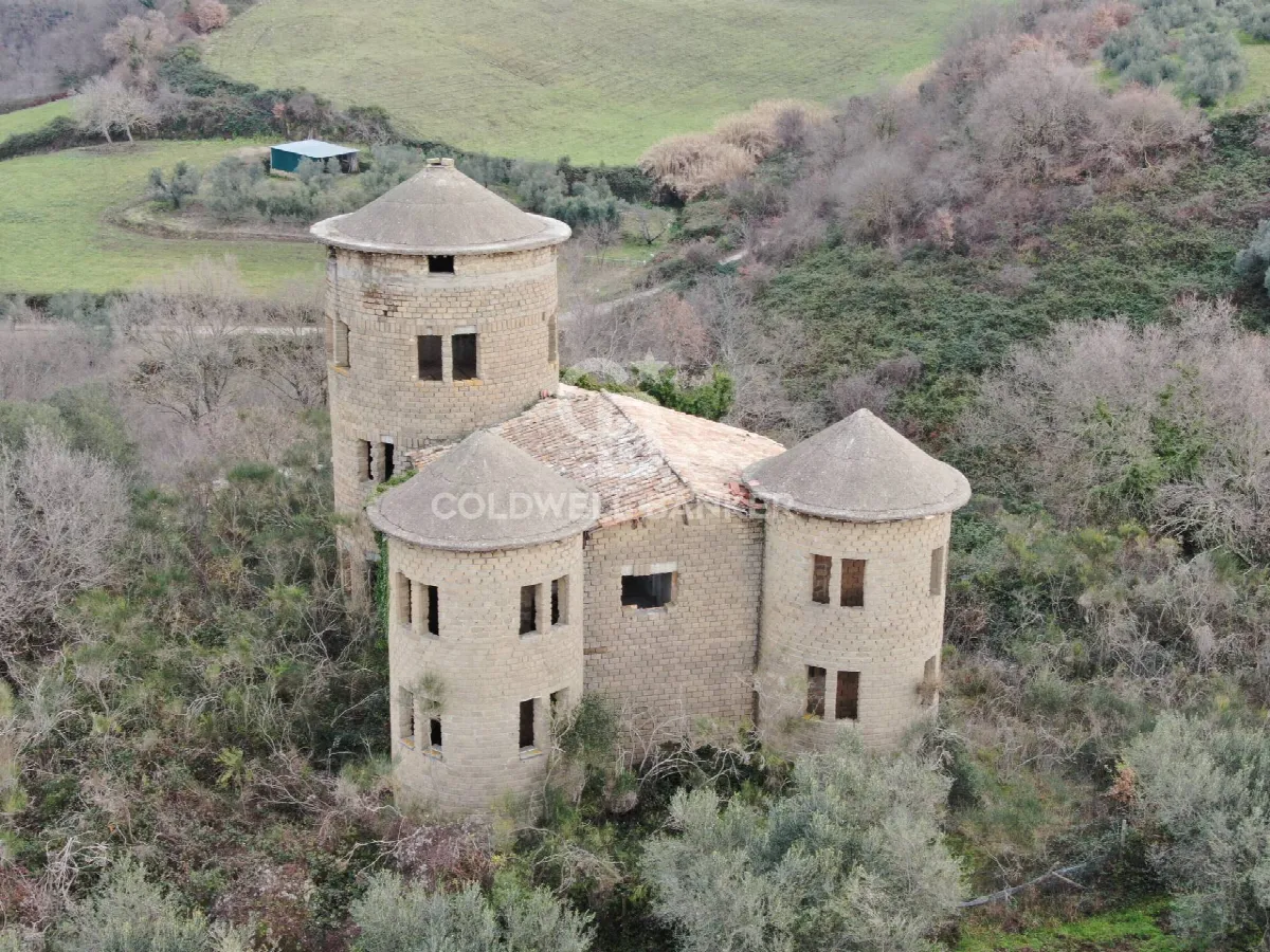 Palazzo/Stabile in vendita a Farnese - foto 3