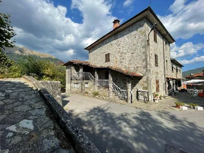 Casa Indipendente in vendita a Bagni di Lu... - foto 2