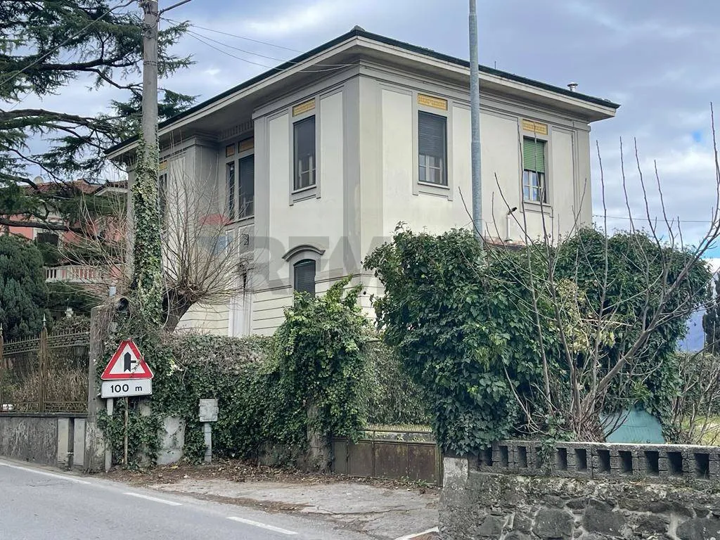 Villa in vendita a Castelnuovo di Garfagnana - foto 3