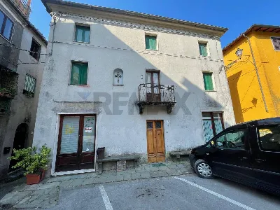 Casa Indipendente in vendita a Bagni di Lu... - foto 1