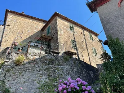 Casa Indipendente in vendita a Bagni di Lu... - foto 2