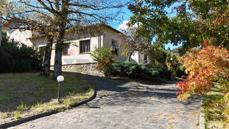 Villa in vendita a Camporgiano - foto 1