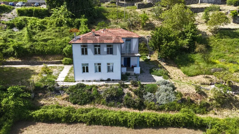 Villa in vendita a Castelnuovo di Garfagnana - foto 1