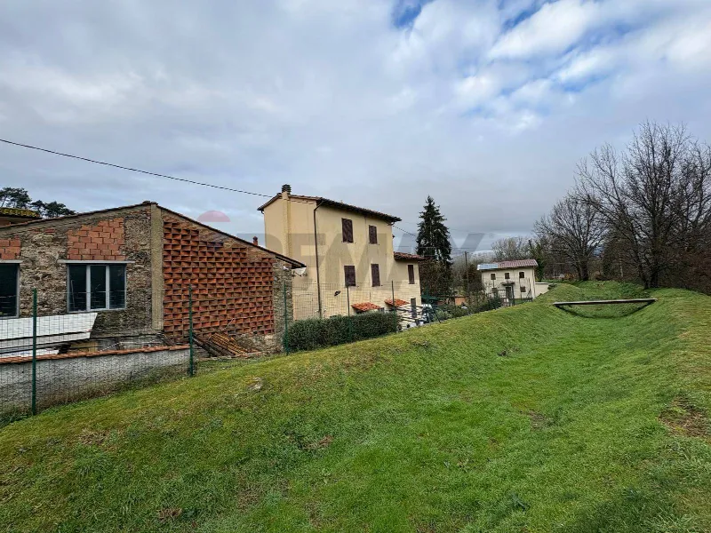 Casa Indipendente in vendita a Lucca, Montuolo, Cerasomma, Fagnano, Meati - foto 1