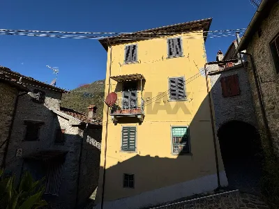 Casa Indipendente in vendita a Bagni di Lu... - foto 9