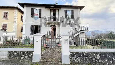 Villa a Barga