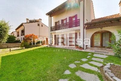 Casa Indipendente in vendita a Montebellun... - foto 1