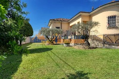 Villa in vendita a Cairate - foto 1