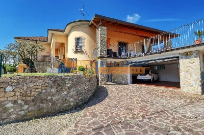 Villa in vendita a Carnago - foto 4