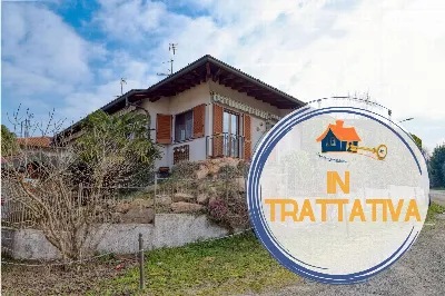 Villa in vendita a Carnago - foto 1