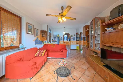 Villa in vendita a Carnago - foto 7
