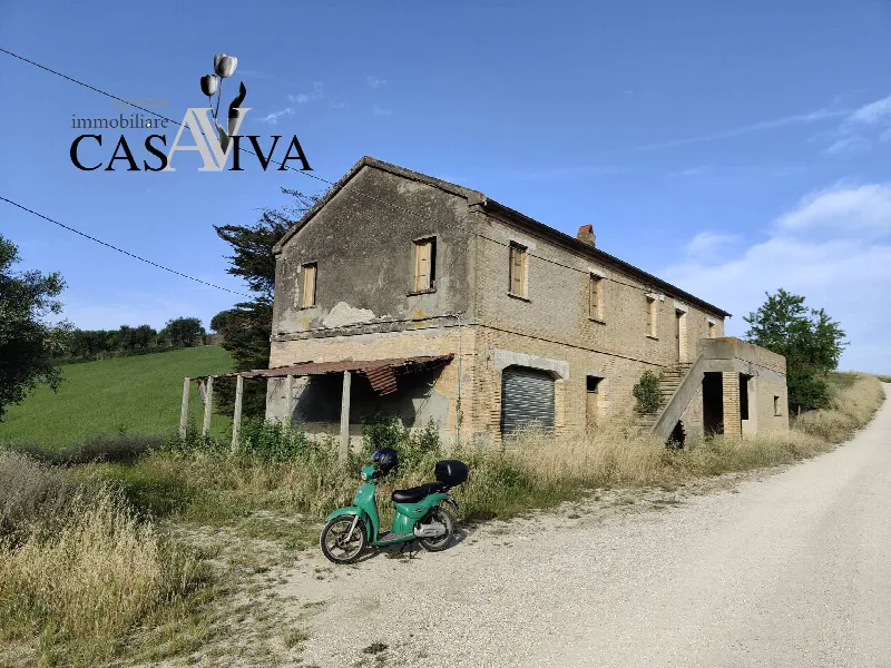 Rustico/Casale in vendita ad Acquaviva Picena - foto 1