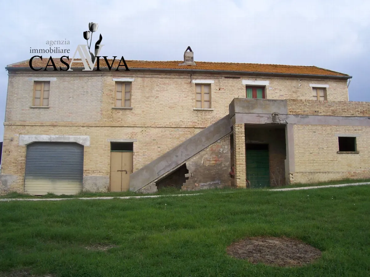 Rustico/Casale in vendita ad Acquaviva Picena - foto 2