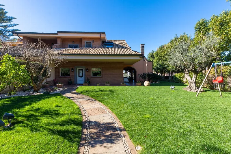 Villa in vendita a Pomezia - foto 1