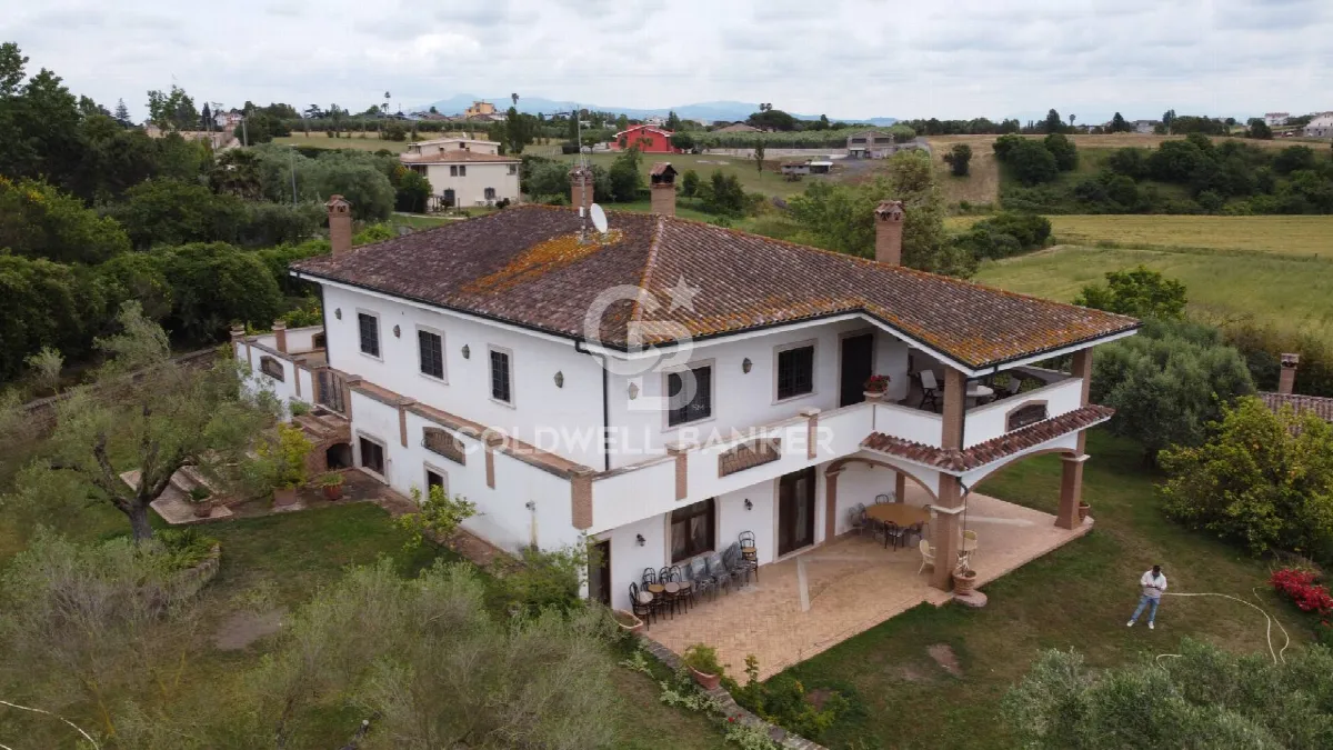 Villa in vendita a Pomezia - foto 2