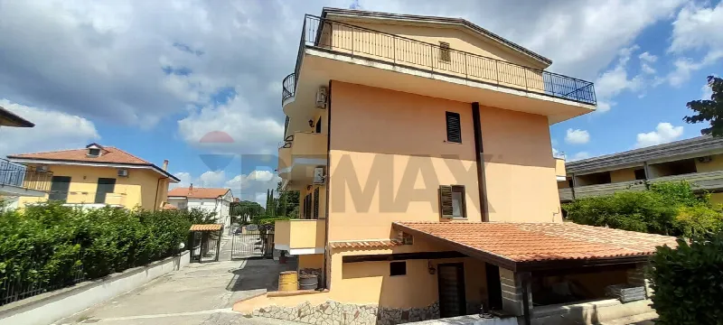 Casa Indipendente in vendita ad Amorosi - foto 1