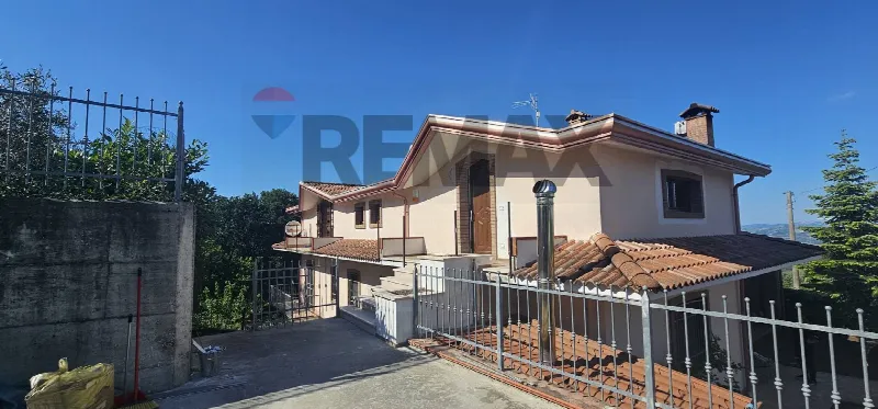 Casa Indipendente in vendita a San Nazzaro - foto 1