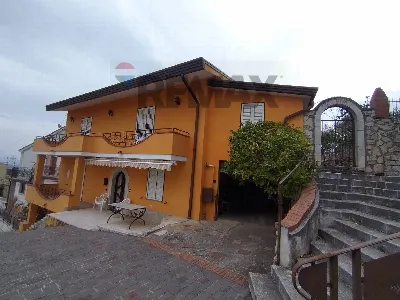 Casa Indipendente in vendita a San Lupo - foto 1