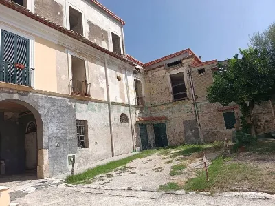 Casa Indipendente in vendita a Caserta - foto 1