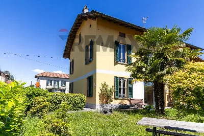 Casa Indipendente in vendita a Brebbia - foto 1