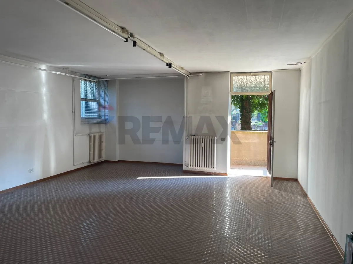 Ufficio in vendita a Varese, Sant'ambrogio, Velate, Avigno, Santa Maria Del Monte - foto 2