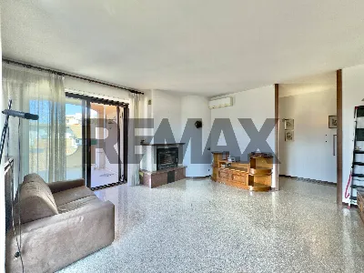 Casa Indipendente in vendita a Gallarate - foto 2