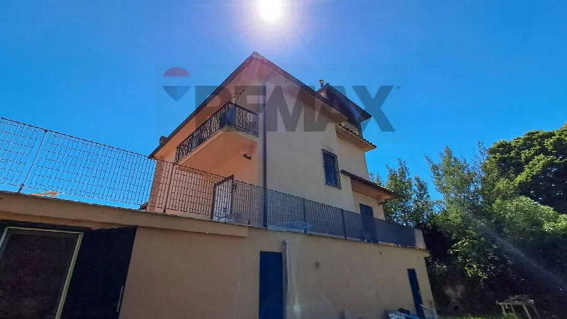 Villa in vendita a Bracciano - foto 1
