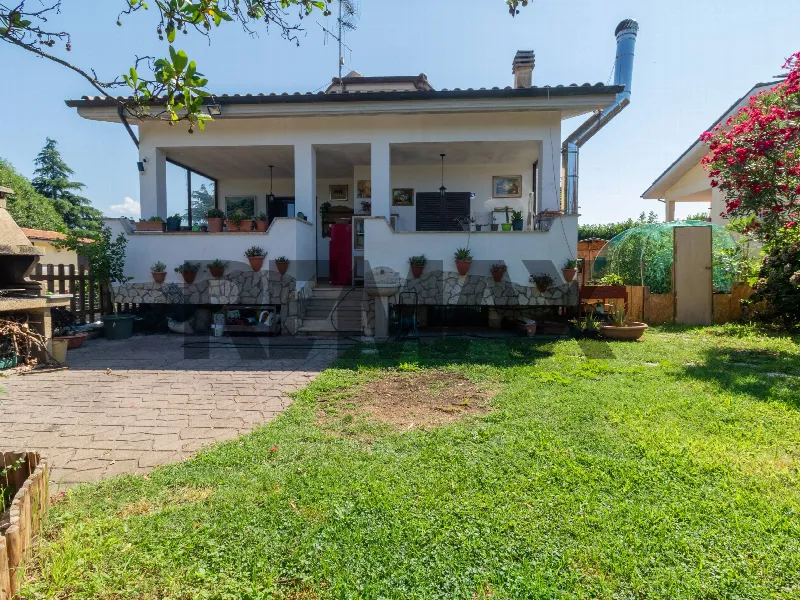 Casa Indipendente in vendita a Labico - foto 1