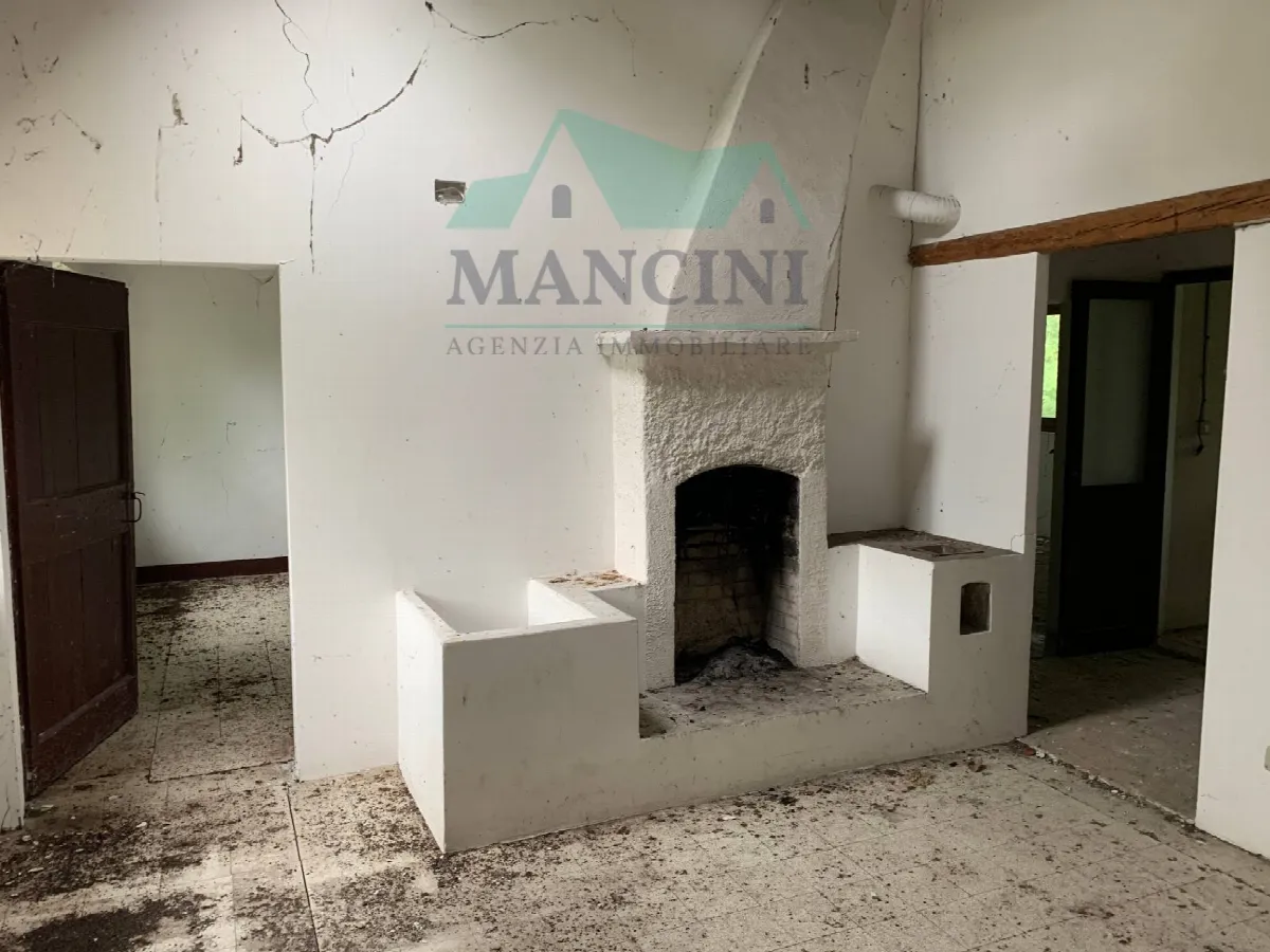 Rustico/Casale in vendita ad Agugliano - foto 3
