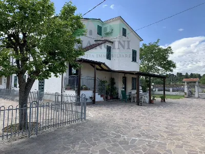 Rustico/Casale in vendita a Jesi - foto 1