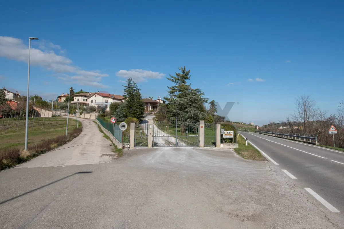 Casa Indipendente in vendita ad Arcevia - foto 2