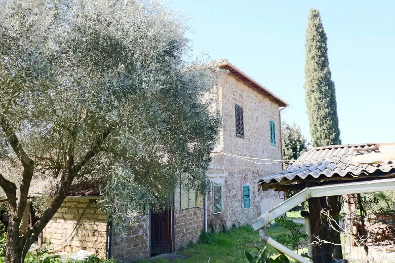 Rustico/Casale in vendita a Capranica - foto 1