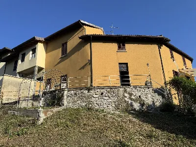 Casa Indipendente in vendita a Calco - foto 1