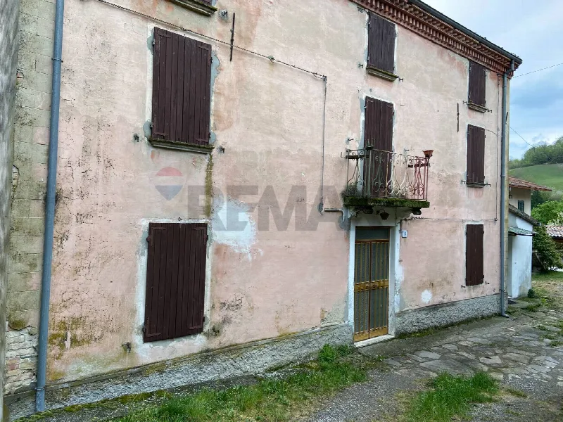 Rustico/Casale in vendita a Pellegrino Parmense - foto 1