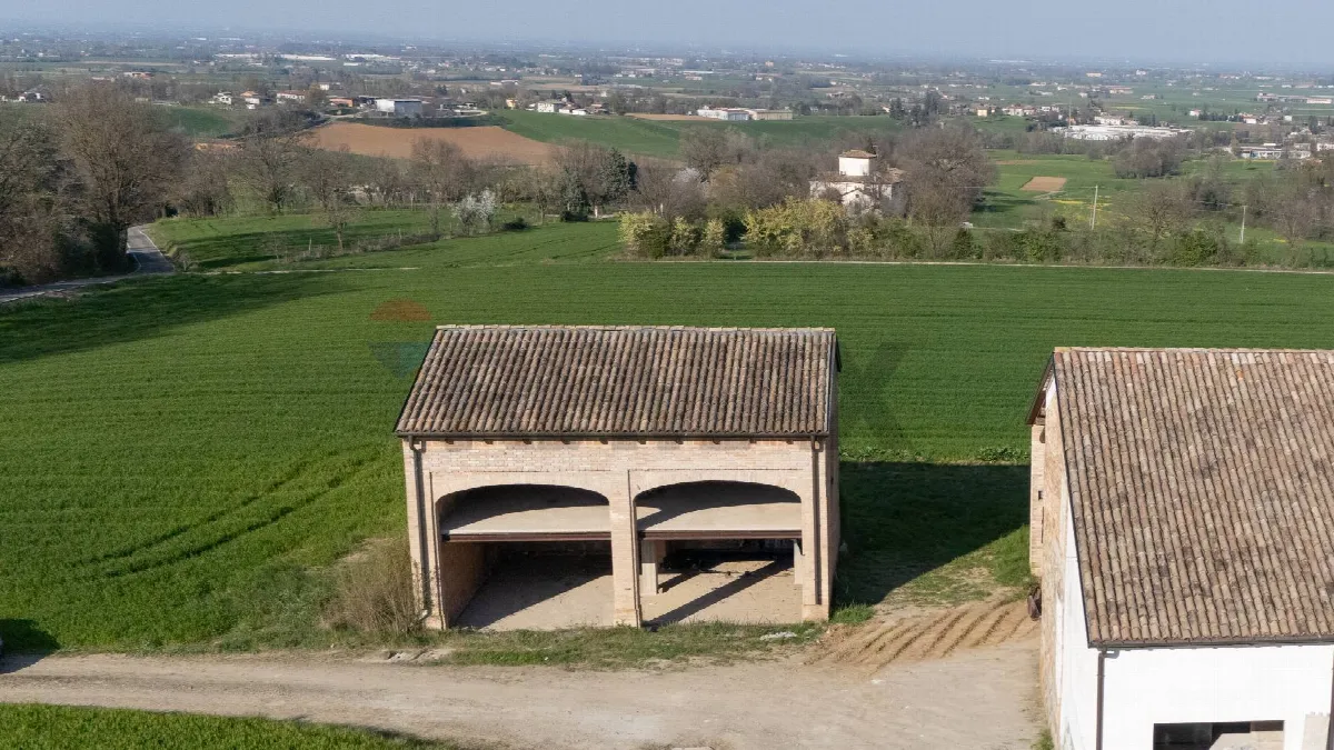 Rustico/Casale in vendita a Traversetolo - foto 2