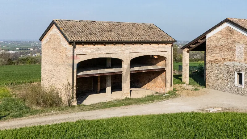 Rustico/Casale in vendita a Traversetolo - foto 1