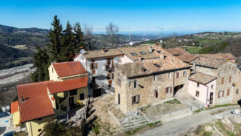 Casa Indipendente in vendita a Lesignano de' Bagni - foto 1