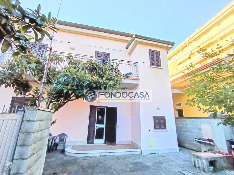 Casa Indipendente in vendita a Carrara, Marina Di Carrara - foto 1