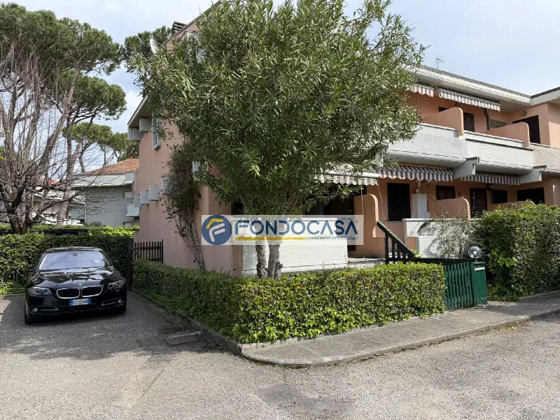 Villa in vendita a Massa, Marina Di Massa - foto 1