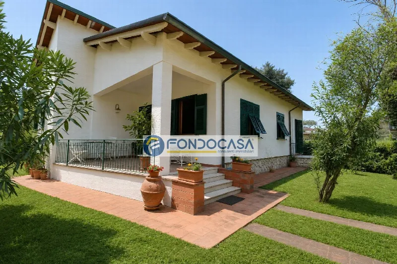 Villa in vendita a Massa, Marina Di Massa - foto 1