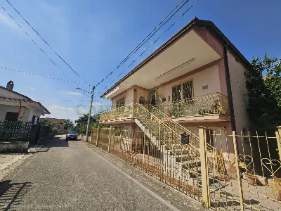 Villa in vendita a Pastorano - foto 2
