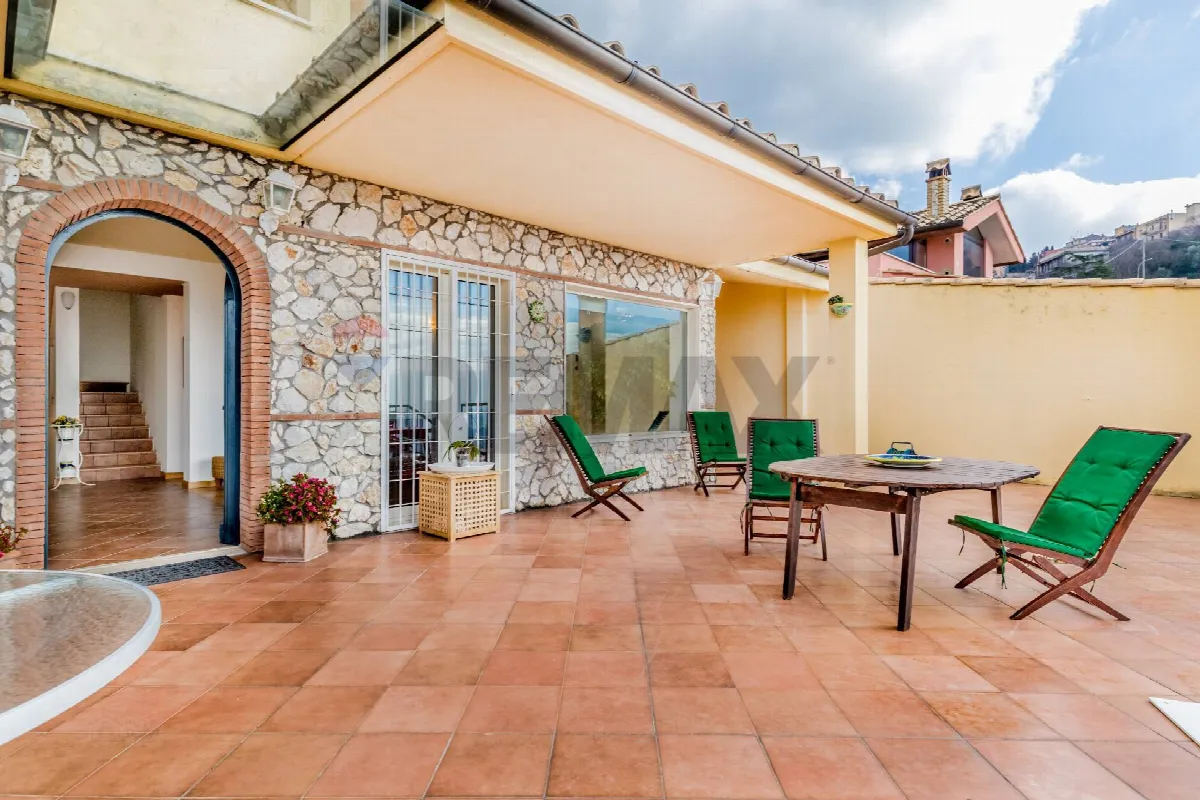 Villa in vendita a Sant'Angelo Romano - foto 2