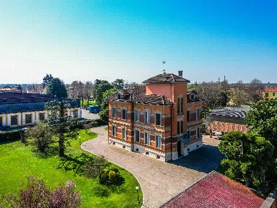 Villa a Cassolnovo